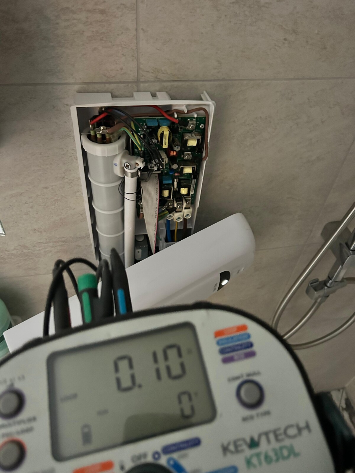 An EICR on a rented property in Exmouth. Replaced 2x old smoke detectors 5